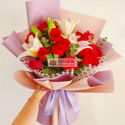 重庆18朵红玫瑰百合，真情相守一生